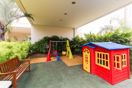 Apartamento à venda com 122m², 3 quartos e 2 vagasÁrea comum - Playground