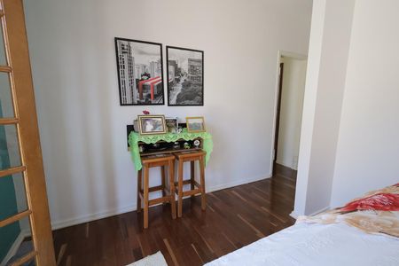 Casa à venda com 87m², 2 quartos e 2 vagasSala