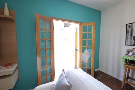 Casa à venda com 87m², 2 quartos e 2 vagasSala