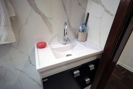 Casa à venda com 87m², 2 quartos e 2 vagasBanheiro