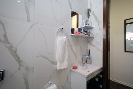 Casa à venda com 87m², 2 quartos e 2 vagasBanheiro