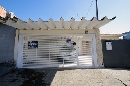 Casa à venda com 87m², 2 quartos e 2 vagasFachada