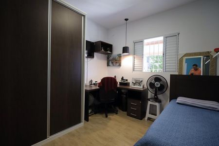 Casa à venda com 87m², 2 quartos e 2 vagasQuarto 