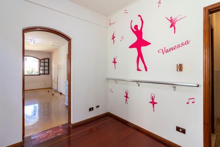 Casa à venda com 230m², 4 quartos e 3 vagasSuíte 2