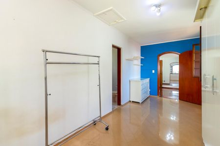 Casa à venda com 230m², 4 quartos e 3 vagasSuíte 2