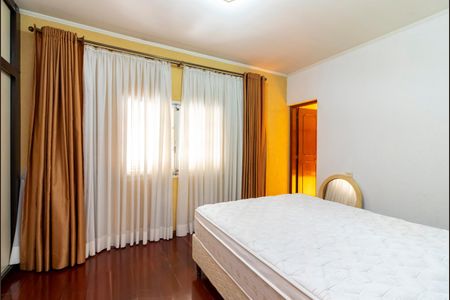 Casa à venda com 230m², 4 quartos e 3 vagasSuíte 1