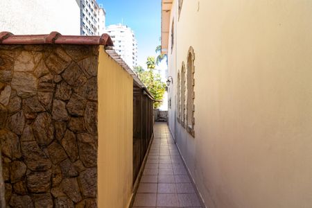 Casa à venda com 230m², 4 quartos e 3 vagasCorredor Lateral