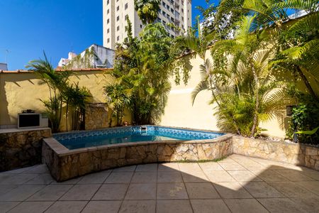 Casa à venda com 230m², 4 quartos e 3 vagasPiscina