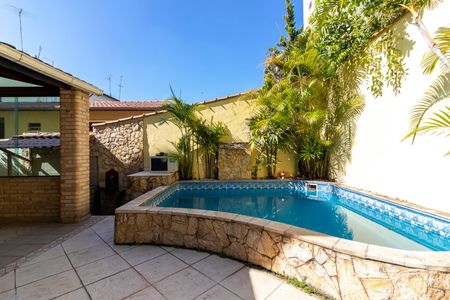 Casa à venda com 230m², 4 quartos e 3 vagasPiscina