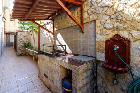 Casa à venda com 230m², 4 quartos e 3 vagasChurrasqueira