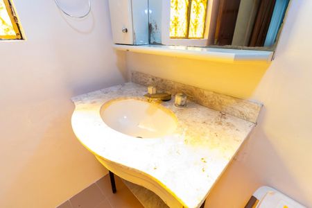 Casa à venda com 230m², 4 quartos e 3 vagasBanheiro da Suíte 1