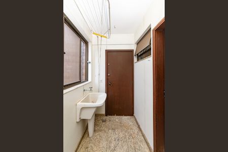 Apartamento à venda com 220m², 3 quartos e 2 vagas Apartamento à venda com 220m², 3 quartos e 2 vagasÁrea de Serviço