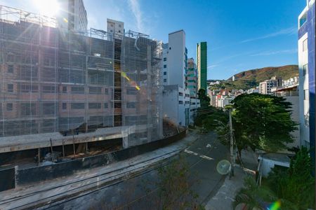 Apartamento à venda com 220m², 3 quartos e 2 vagas Apartamento à venda com 220m², 3 quartos e 2 vagasQuarto 2