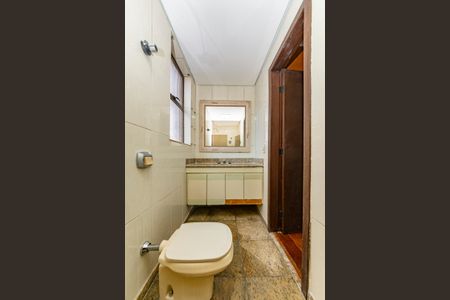 Apartamento à venda com 220m², 3 quartos e 2 vagas Apartamento à venda com 220m², 3 quartos e 2 vagasBanheiro da Suíte