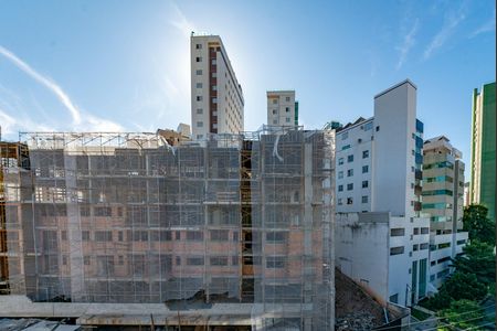 Apartamento à venda com 220m², 3 quartos e 2 vagas Apartamento à venda com 220m², 3 quartos e 2 vagasVaranda