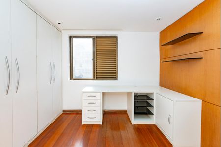 Apartamento à venda com 220m², 3 quartos e 2 vagas Apartamento à venda com 220m², 3 quartos e 2 vagasQuarto 2