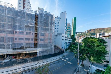 Apartamento à venda com 220m², 3 quartos e 2 vagas Apartamento à venda com 220m², 3 quartos e 2 vagasSuíte