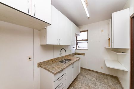 Apartamento à venda com 220m², 3 quartos e 2 vagas Apartamento à venda com 220m², 3 quartos e 2 vagasCozinha