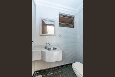 Apartamento à venda com 220m², 3 quartos e 2 vagas Apartamento à venda com 220m², 3 quartos e 2 vagasLavabo