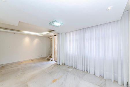 Apartamento à venda com 220m², 3 quartos e 2 vagas Apartamento à venda com 220m², 3 quartos e 2 vagasSala 1