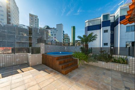 Apartamento à venda com 220m², 3 quartos e 2 vagas Apartamento à venda com 220m², 3 quartos e 2 vagasVaranda