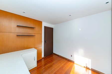 Apartamento à venda com 220m², 3 quartos e 2 vagas Apartamento à venda com 220m², 3 quartos e 2 vagasQuarto 2
