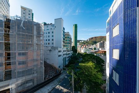 Apartamento à venda com 220m², 3 quartos e 2 vagas Apartamento à venda com 220m², 3 quartos e 2 vagasVaranda