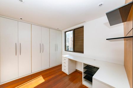 Apartamento à venda com 220m², 3 quartos e 2 vagas Apartamento à venda com 220m², 3 quartos e 2 vagasQuarto 2