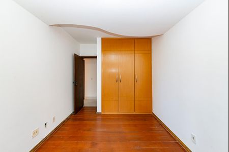 Apartamento à venda com 220m², 3 quartos e 2 vagas Apartamento à venda com 220m², 3 quartos e 2 vagasQuarto 3