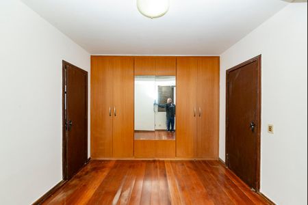 Apartamento à venda com 220m², 3 quartos e 2 vagas Apartamento à venda com 220m², 3 quartos e 2 vagasSuíte