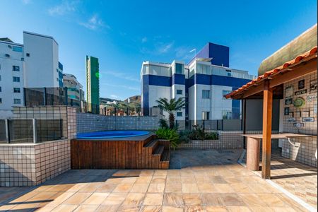 Apartamento à venda com 220m², 3 quartos e 2 vagas Apartamento à venda com 220m², 3 quartos e 2 vagasVaranda