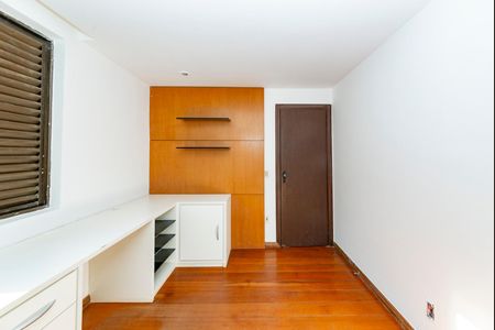 Apartamento à venda com 220m², 3 quartos e 2 vagas Apartamento à venda com 220m², 3 quartos e 2 vagasQuarto 2