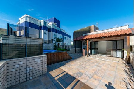 Apartamento à venda com 220m², 3 quartos e 2 vagas Apartamento à venda com 220m², 3 quartos e 2 vagasVaranda