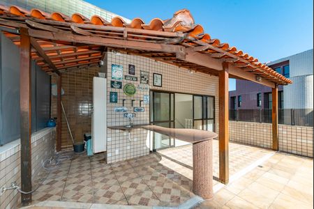 Apartamento à venda com 220m², 3 quartos e 2 vagas Apartamento à venda com 220m², 3 quartos e 2 vagasVaranda