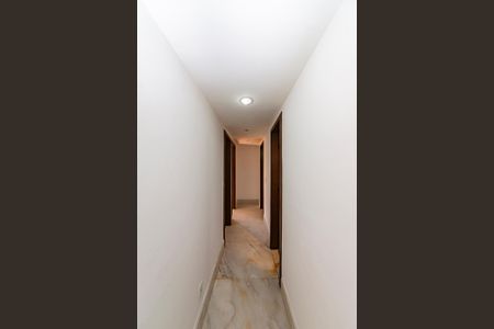 Apartamento à venda com 220m², 3 quartos e 2 vagas Apartamento à venda com 220m², 3 quartos e 2 vagasCorredor