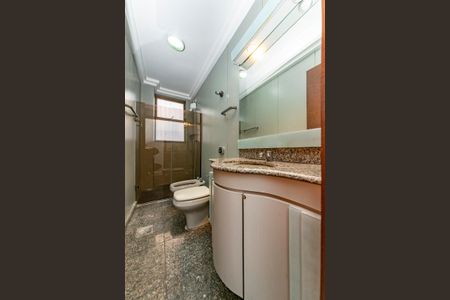 Apartamento à venda com 220m², 3 quartos e 2 vagas Apartamento à venda com 220m², 3 quartos e 2 vagasBanheiro Social