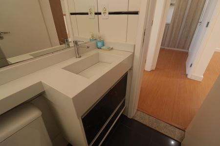 Apartamento para alugar com 50m², 2 quartos e 1 vaga Apartamento para alugar com 50m², 2 quartos e 1 vagaBanheiro Social