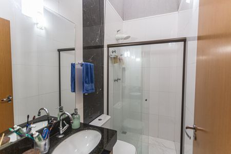 Casa à venda com 112m², 3 quartos e 3 vagasBanheiro Social