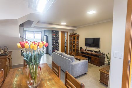 Casa à venda com 112m², 3 quartos e 3 vagasSala