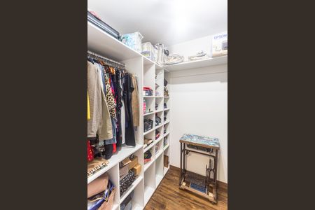 Casa à venda com 112m², 3 quartos e 3 vagasCloset da Suíte