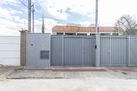 Casa à venda com 112m², 3 quartos e 3 vagasFachada