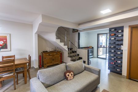 Casa à venda com 112m², 3 quartos e 3 vagasSala