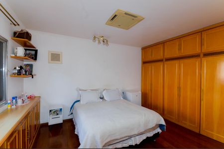 Casa à venda com 600m², 4 quartos e 12 vagasQuarto 2