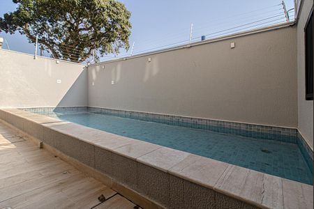Apartamento à venda com 31m², 1 quarto e sem vagaÁrea comum - Piscina
