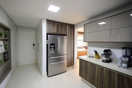 Apartamento à venda com 140m², 3 quartos e 2 vagasCozinha