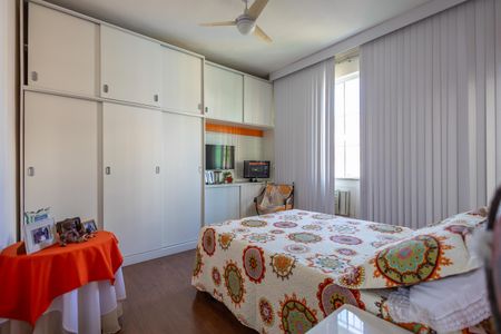 Casa à venda com 160m², 2 quartos e 3 vagas Casa à venda com 160m², 2 quartos e 3 vagasSuíte