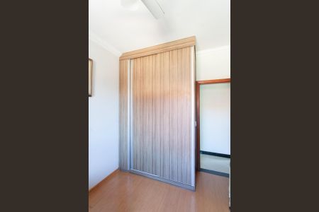 Apartamento à venda com 179m², 3 quartos e 2 vagas Apartamento à venda com 179m², 3 quartos e 2 vagasQuarto 2