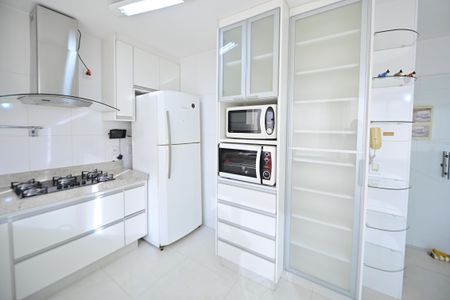 Apartamento para alugar com 110m², 3 quartos e 2 vagas Apartamento para alugar com 110m², 3 quartos e 2 vagasCozinha