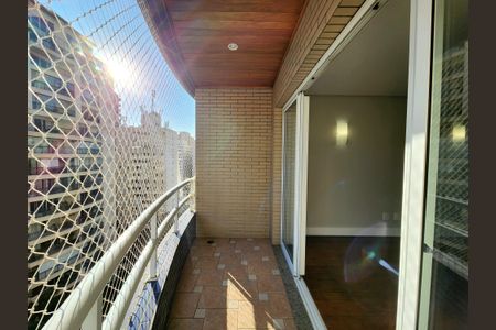 Apartamento à venda com 118m², 3 quartos e 2 vagasVaranda