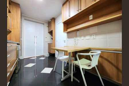 Apartamento à venda com 118m², 3 quartos e 2 vagasCozinha